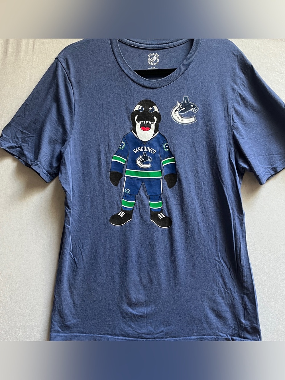 NHL Vancouver Canucks Mascot Graphic Tee Shirt Navy Green L